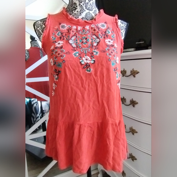 Embroidered Orange Sleeveless top - Picture 2 of 16